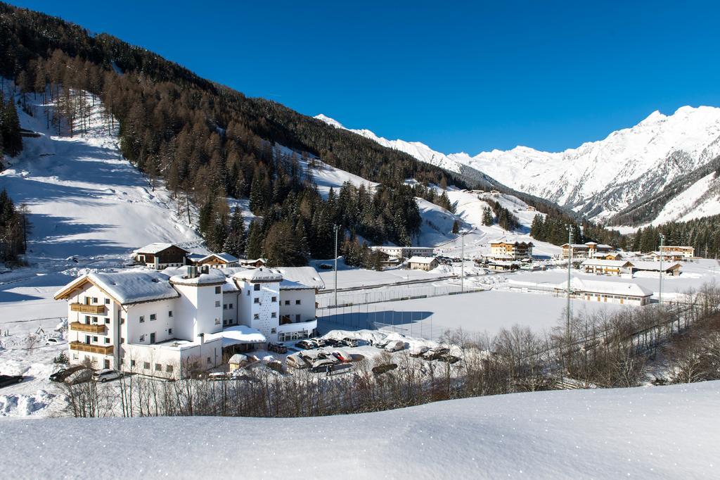 Hotel Alpin Коле Изарко Екстериор снимка